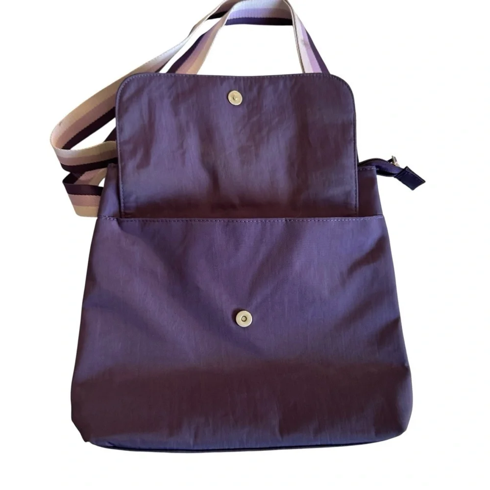 Baggallini sleek versatile